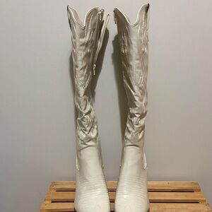 Pierre Dumas Cream Heeled Boots